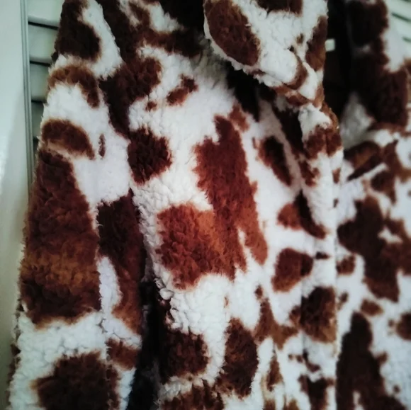 Millibon Women's Cow Print Teddy Jacket Very Soft Size Medium - Picture 3 of 8